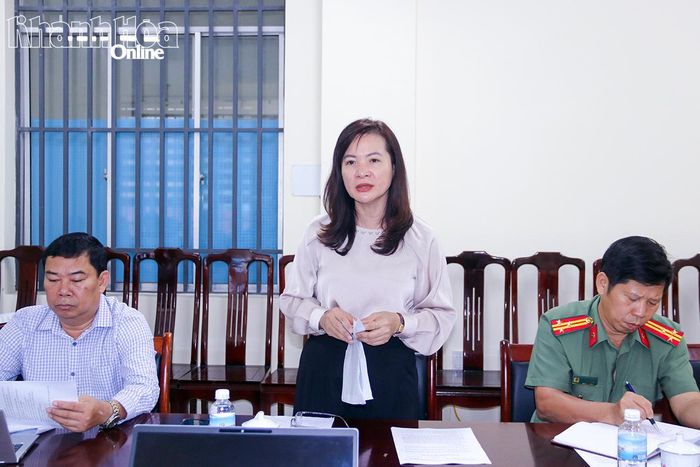 Bà Phạm Thị Thanh Hường - Phó Giám đốc Sở Văn hóa, Thể thao và Du lịch phát biểu tại cuộc họp.