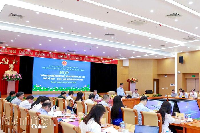 Quang cảnh cuộc họp.