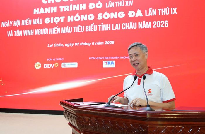 Phó Giáo sư, Tiến sĩ Nguyễn Quang Tùng - Phó Viện trưởng Viện Huyết học - Truyền máu Trung ương, Phó Trưởng Ban Tổ chức Hành trình đỏ Trung ương phát biểu tại chương trình.