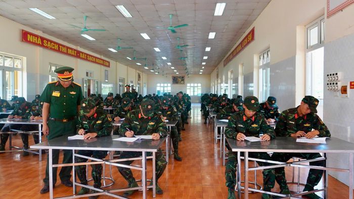 Phần thi kiểm tra nhận thức chính trị.