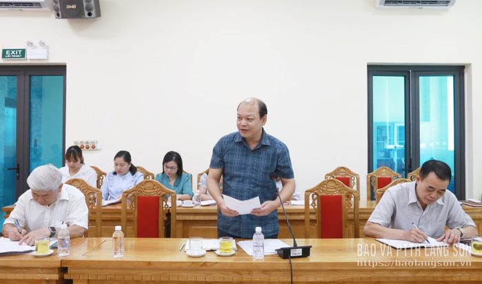 Lãnh đạo UBND xã Tân Thành phản biện tại hội nghị