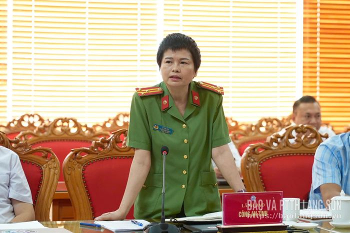 Đại diện Công an tỉnh phát biểu tại cuộc họp