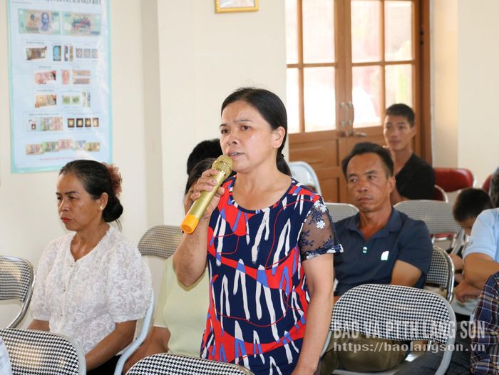 Cử tri thôn Tam Lung phát biểu ý kiến tại hội nghị