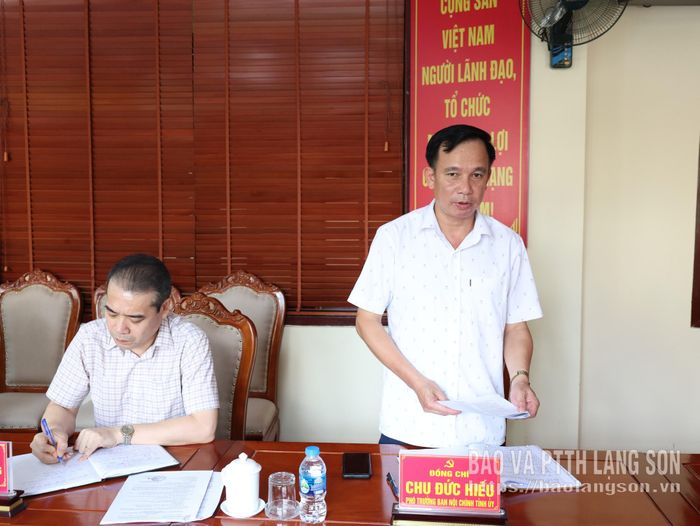 Đồng chí Phó Trưởng Ban Nội chính Tỉnh ủy trình bày báo cáo tại buổi làm việc