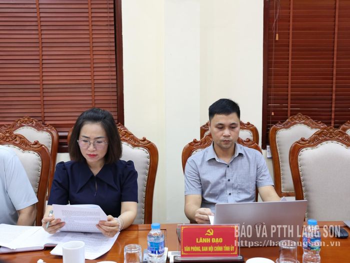 Các đại biểu dự buổi làm việc