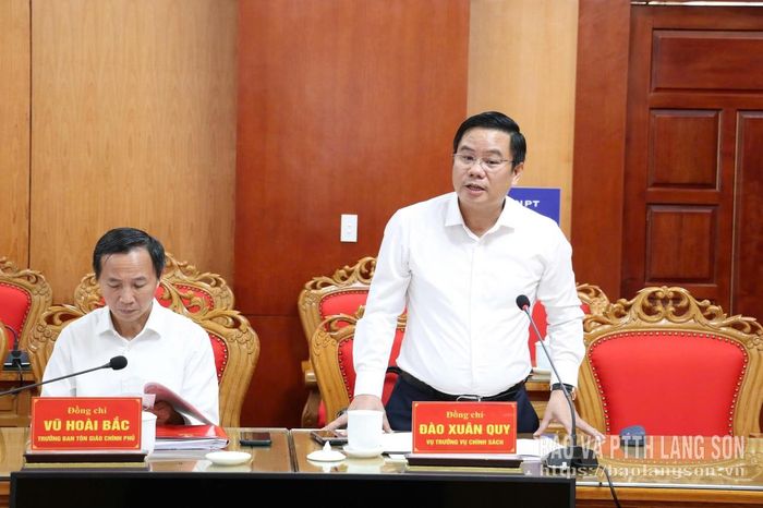 Thành viên đoàn công tác phát biểu tại buổi làm việc