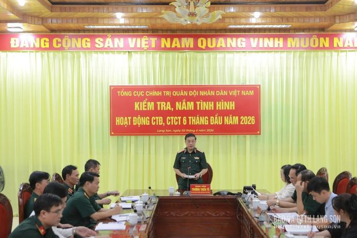 Thượng tướng Trương Thiên Tô làm việc với cấp ủy, chính quyền, Ban Chỉ huy Quân sự phường Kỳ Lừa và xã Na Sầm