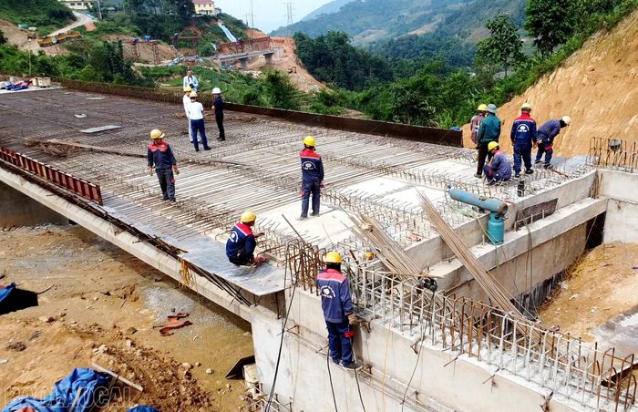 Trên các công trường thi công công trình trọng điểm luôn có sự giám sát chặt chẽ của chủ đầu tư và đơn vị tư vấn giám sát.