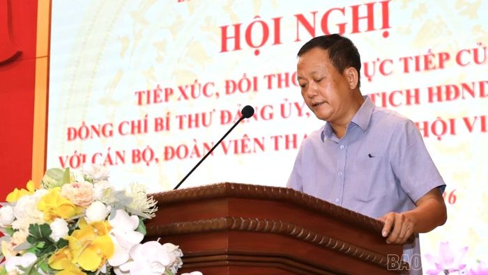 Đồng chí Vũ Hùng Dũng - Tỉnh ủy viên, Bí thư Đảng ủy, Chủ tịch HĐND phường phát biểu tại hội nghị.