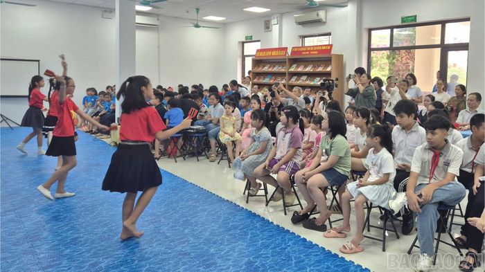 Tiết mục văn nghệ tại lễ khai mạc các hoạt động hè năm 2026.
