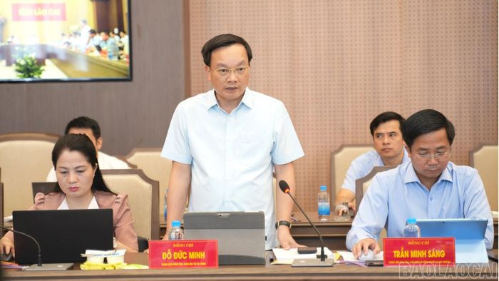 Lãnh đạo Sở Tài chính báo cáo một số nội dung về giải ngân vốn đầu tư công.