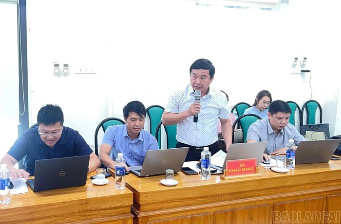 Lãnh đạo xã Khao Mang phát biểu tại hội nghị.