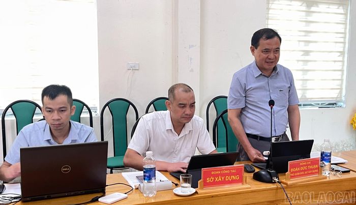 Đồng chí Đoàn Đức Thuận - Phó Giám đốc Sở Xây dựng tỉnh phát biểu tại buổi làm việc.