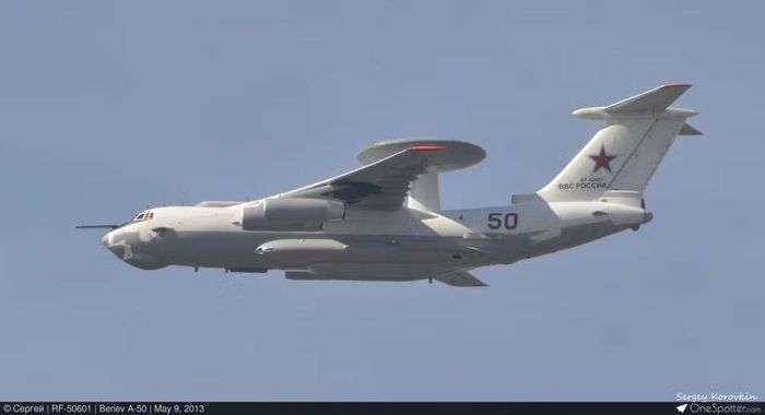 Máy bay AWACS A-50 mang số hiệu 50 "Đỏ"