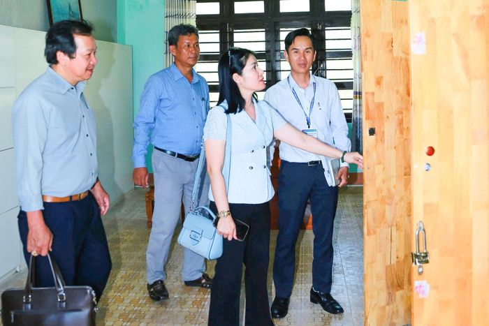 Đoàn công tác kiểm tra cơ sở vật chất chuẩn bị cho Kỳ thi tốt nghiệp THPT 2026 tại các điểm trường (Ảnh: Tư liệu)
