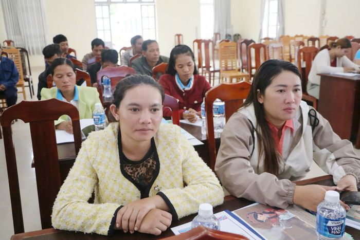 Đại diện các chi hội trưởng phụ nữ tham gia tập huấn