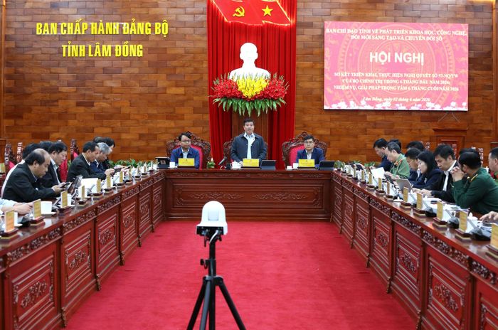 Quang cảnh diễn ra hội nghị