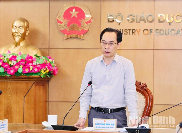 Đồng chí Bộ trưởng Bộ Giáo dục và Đào tạo Hoàng Minh Sơn phát biểu kết luận hội nghị.