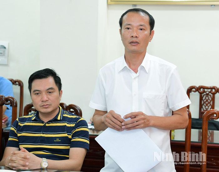 Lãnh đạo Báo và phát thanh, truyền hình Ninh Bình phát biểu tại hội nghị.