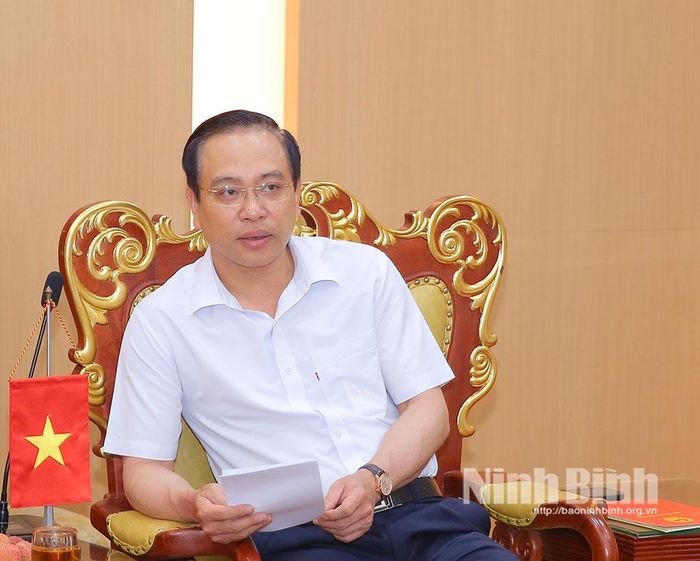 Đồng chí Đặng Thanh Sơn, Ủy viên Ban Thường vụ Tỉnh ủy, Phó Chủ tịch UBND tỉnh phát biểu tại buổi tiếp.