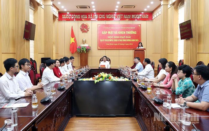 Các đại biểu dự hội nghị.