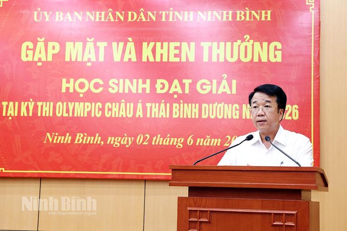 Đồng chí Phó Bí thư Tỉnh ủy, Chủ tịch UBND tỉnh Nguyễn Thanh Bình phát biểu tại hội nghị.