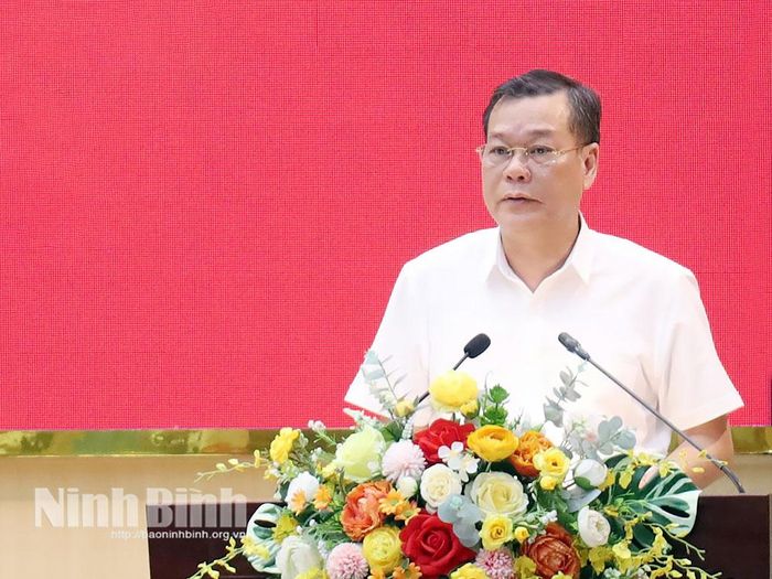 Đồng chí Lê Quốc Chỉnh, Phó Bí thư Tỉnh ủy, Chủ tịch HĐND tỉnh phát biểu kết luận hội nghị.