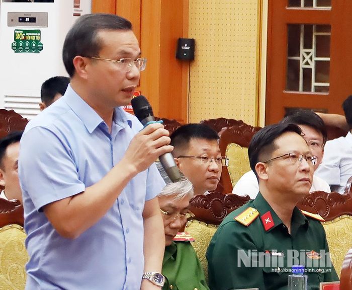 Đại diện lãnh đạo Sở Nội vụ phát biểu tại hội nghị.