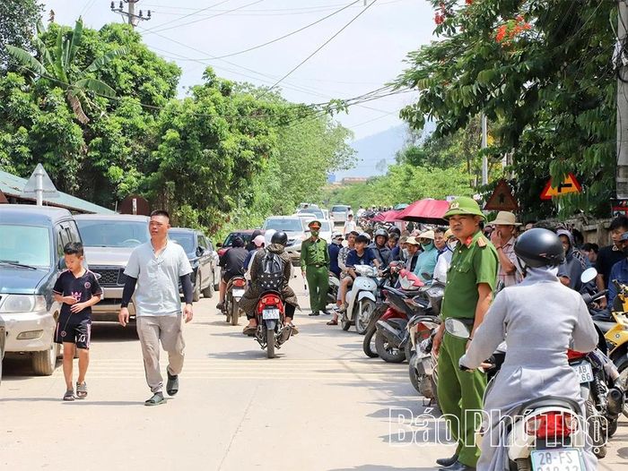 Với sự hỗ trợ của lực lượng chức năng, tình hình an ninh trật tự, an toàn giao thông tại khu vực thi luôn được đảm bảo.