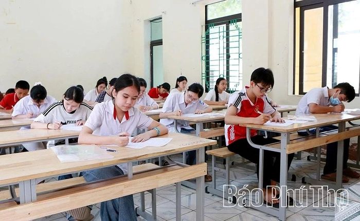 Các thí sinh tự tin bước vào kỳ thi với mong muốn đạt kết quả cao nhất.
