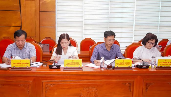 Các đại biểu tham dự buổi làm việc - Ảnh: N.H