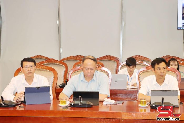 Các đại biểu dự Hội nghị trực tuyến tại điểm cầu tỉnh Sơn La.