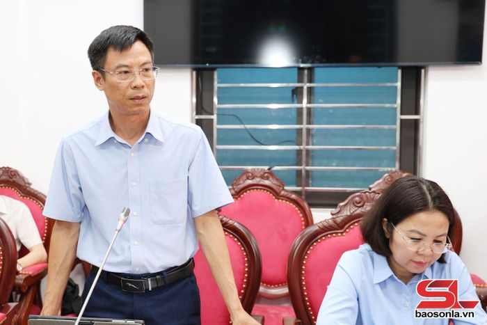 Lãnh đạo Sở Xây dựng phát biểu.