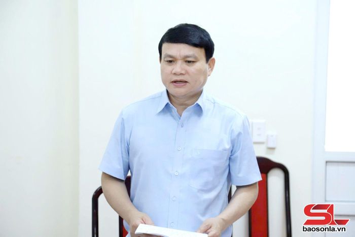 Đồng chí Đặng Ngọc Hậu, Phó Chủ tịch UBND tỉnh, phát biểu tại cuộc làm việc.