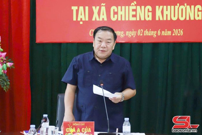 Đồng chí Chá A Của, Phó Bí thư Tỉnh ủy, Chủ tịch Ủy ban MTTQ Việt Nam tỉnh phát biểu tại cuộc làm việc.