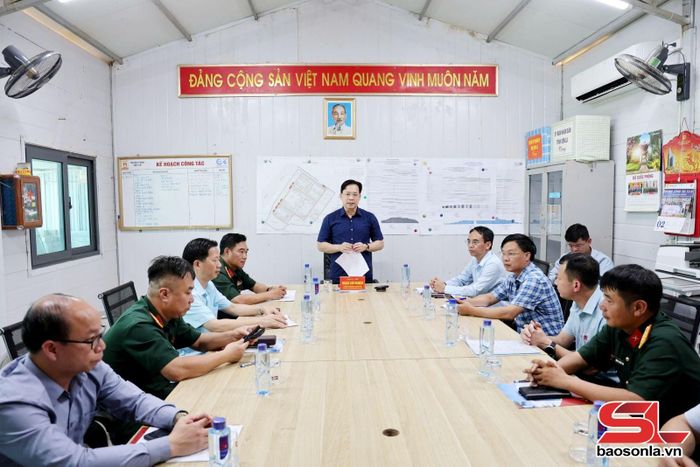 Đồng chí Bí thư Tỉnh ủy làm việc với chủ đầu tư xây dựng Trường nội trú liên cấp Tiểu học – THCS Mường Lèo.