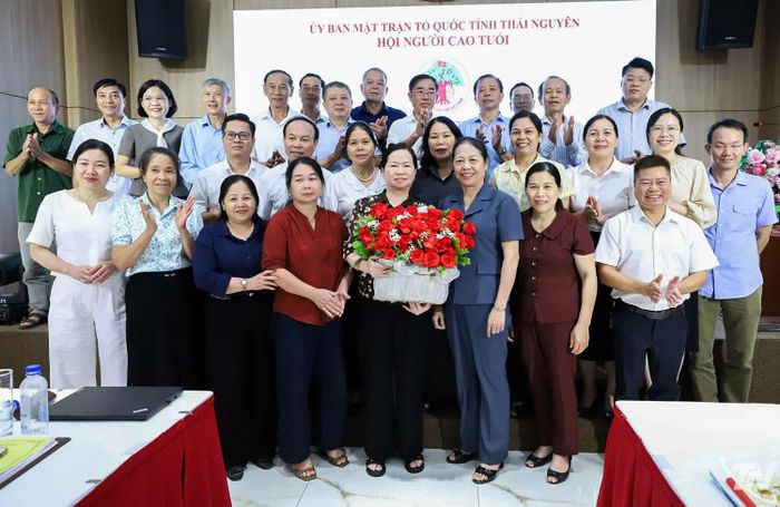 Ban Chấp hành Hội Người cao tuổi tỉnh Thái Nguyên nhiệm kỳ 2024-2029 ra mắt tại Hội nghị.