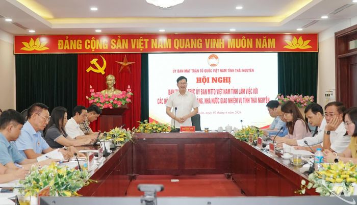 Đồng chí Đinh Quang Tuyên, Phó Bí thư Tỉnh ủy, Chủ tịch Ủy ban Mặt trận Tổ quốc tỉnh, chủ trì Hội nghị.