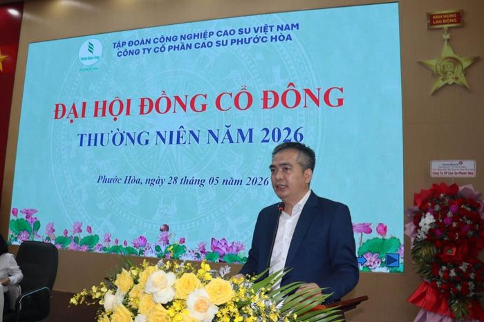 Ông Trần Hoàng Giang - Tổng Giám đốc Cao su Phước Hòa phát biểu tại Đại hội.