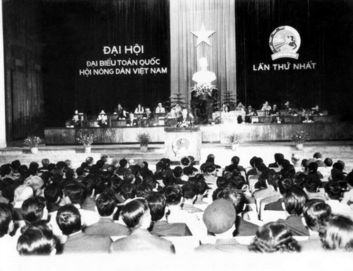 Đại hội đại biểu toàn quốc Hội Nông dân Việt Nam lần thứ I (nhiệm kỳ 1988 - 1993) được tổ chức từ ngày 28 - 29/3/1988 tại Hội trường Ba Đình, Hà Nội. Dự đại hội có 613 đại biểu đại diện cho 11.188.789 cán bộ, hội viên nông dân. Đại hội đã bầu Ban Chấp hành gồm 95 đồng chí. Đồng chí Phạm Bái - Ủy viên Trung ương Đảng được bầu giữ chức Chủ tịch Ban chấp hành Trung ương Hội Nông dân Việt Nam.