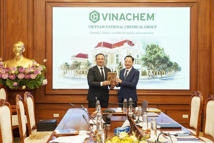 Tặng quà lưu niệm