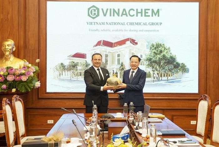 Tặng quà lưu niệm