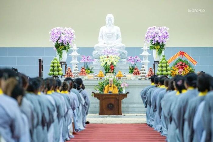 Phật tử Đạo tràng Pháp Hoa và các đạo tràng phát tâm hộ trì cho chư Tăng, Ni trong mùa hạ