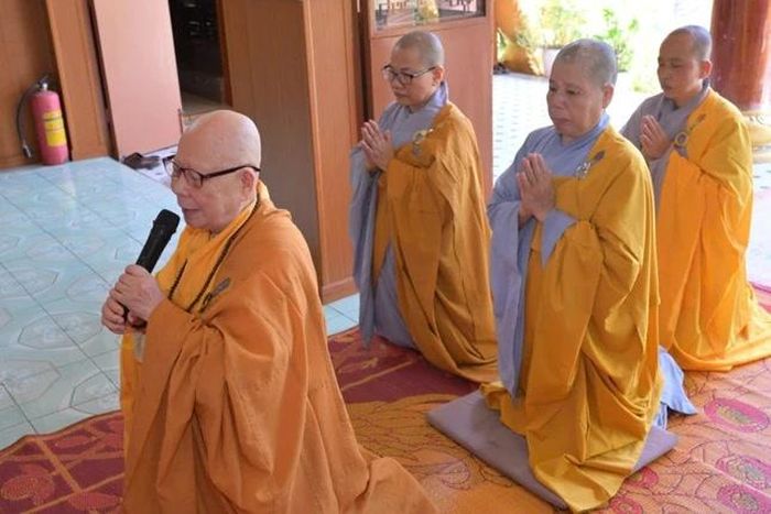 Ni trưởng Thích nữ Diệu Cảnh dâng lời tưởng niệm