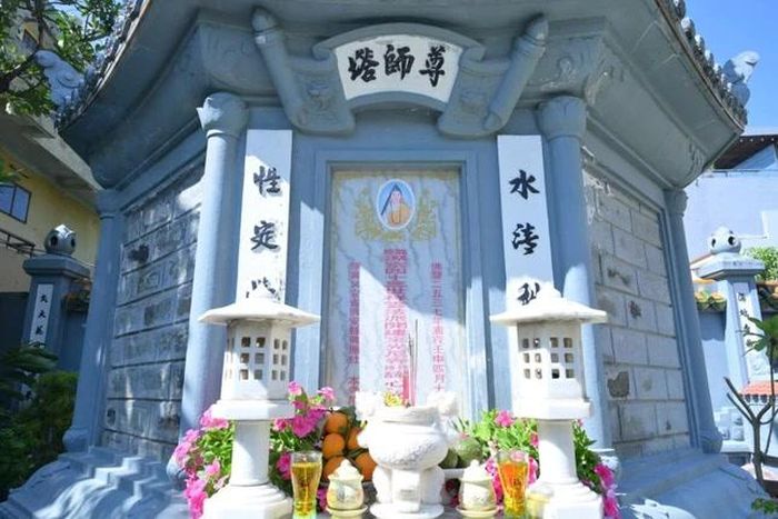 Bảo tháp của Ni trưởng Thích nữ Đàm Minh