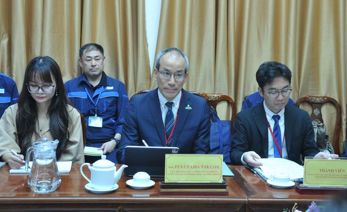 Ông Fukuyama Takeshi, Cục trưởng Cục Đường bộ và Thoát nước thành phố Fukuoka làm Trưởng đoàn công tác làm việc với UBND TP Cần Thơ.
