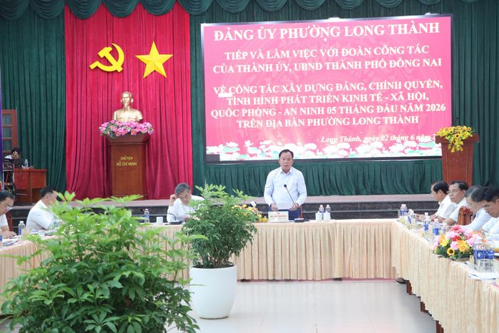 Toàn cảnh buổi làm việc.