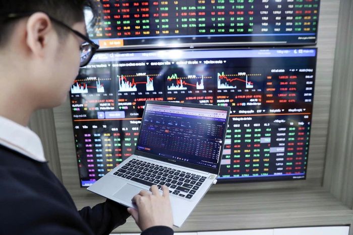 VN-Index tiếp tục kéo dài chuỗi giảm sang phiên thứ 6 liên tiếp. Ảnh: Đức Thanh