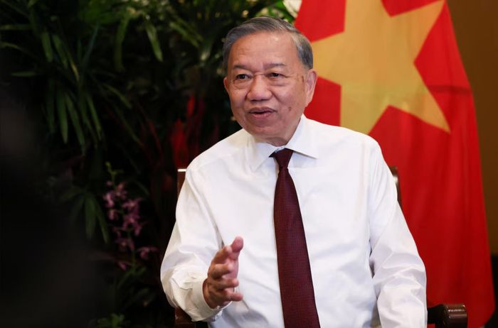 Tổng Bí thư, Chủ tịch nước Tô Lâm trong cuộc phỏng vấn với Reuters tại Singapore ngày 29/5. Ảnh: Reuters