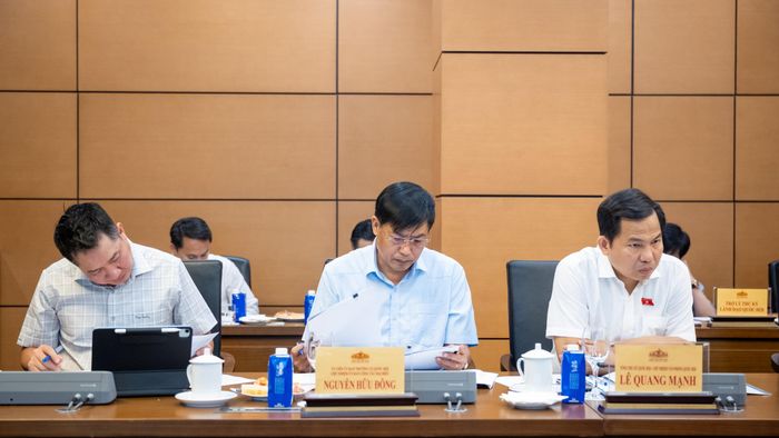 Tổng Thư ký Quốc hội - Chủ nhiệm Văn phòng Quốc hội Lê Quang Mạnh, Chủ nhiệm Ủy ban Công tác đại biểu Nguyễn Hữu Đông dự cuộc họp